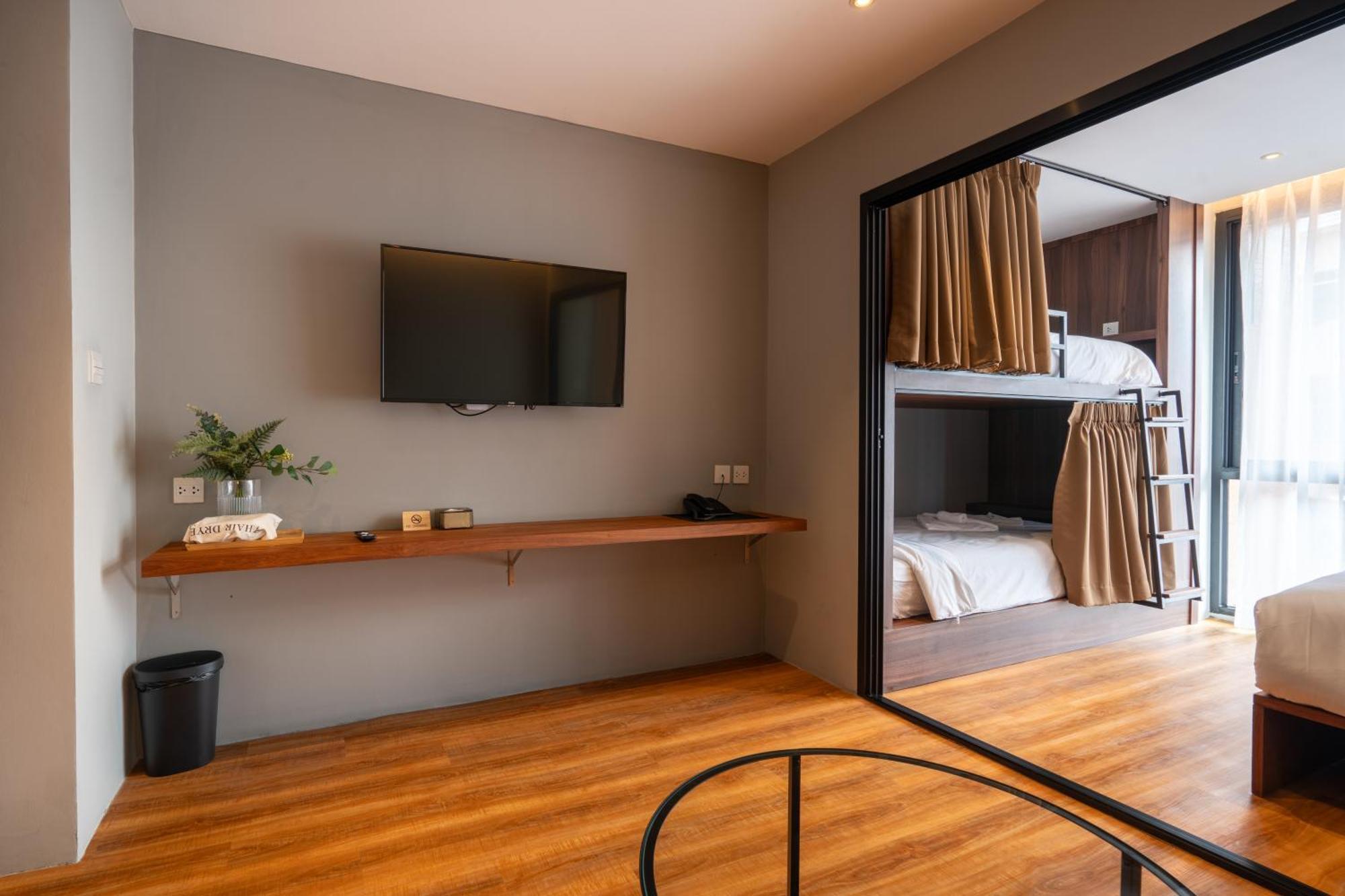 Woodstory Boutique Hotel Bangkok Luaran gambar